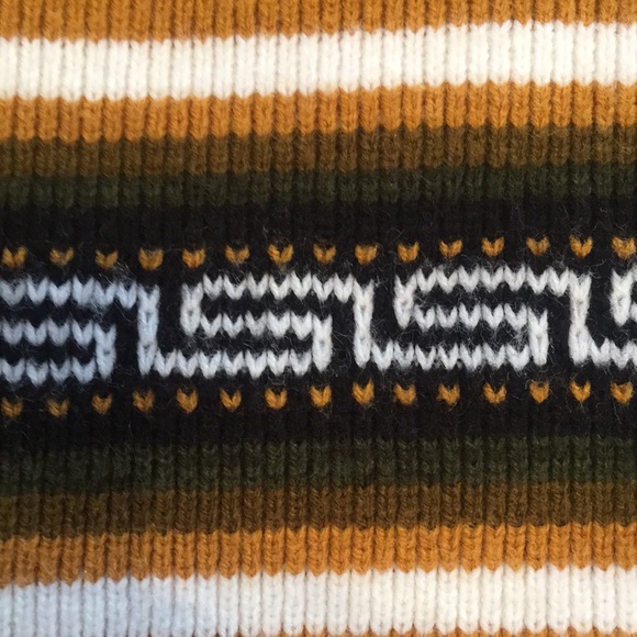 Poncho - Picture 5 of 5